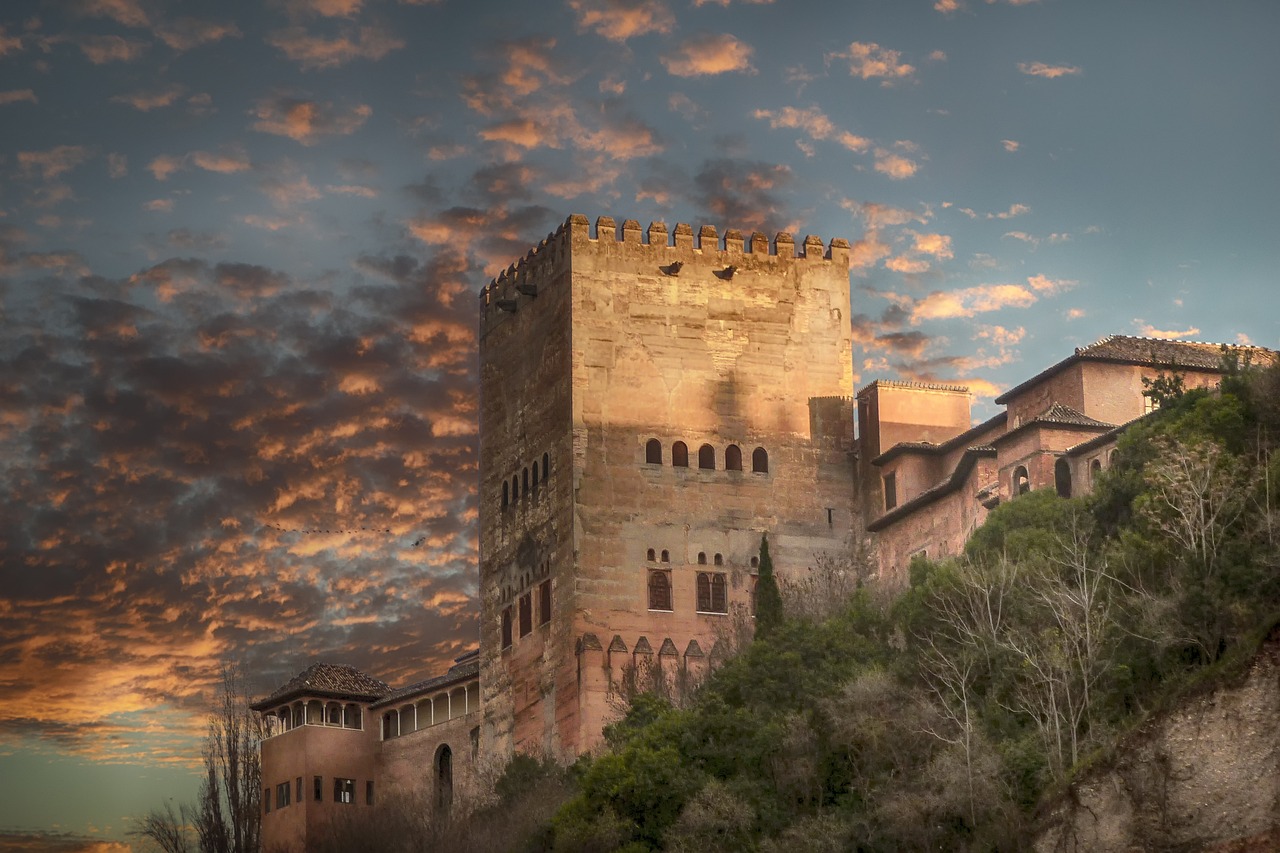 alhambra-3689538_1280.jpg